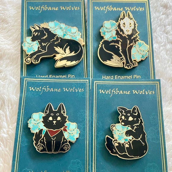 Black Wolves Floral Enamel Pin Set - Picture 1 of 3